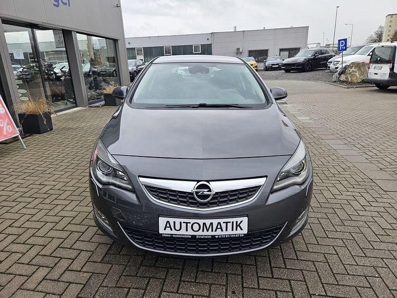 Gebraucht Opel Astra Cosmo 179 PS (131 kW) 2010 Grau Limousine