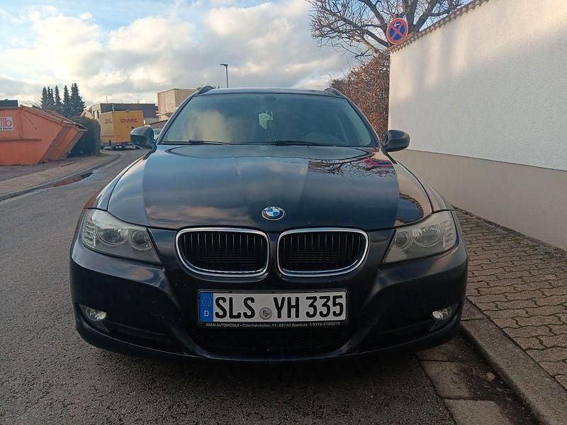 Schwarz Gebraucht 2011 BMW 318 Kombi | 7.700 € (Fairer Preis) - Bild 1/4