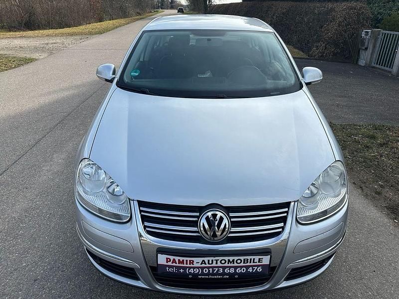 Gebraucht VW Jetta Comfortline 122 PS (89 kW) 2008 Silber Limousine