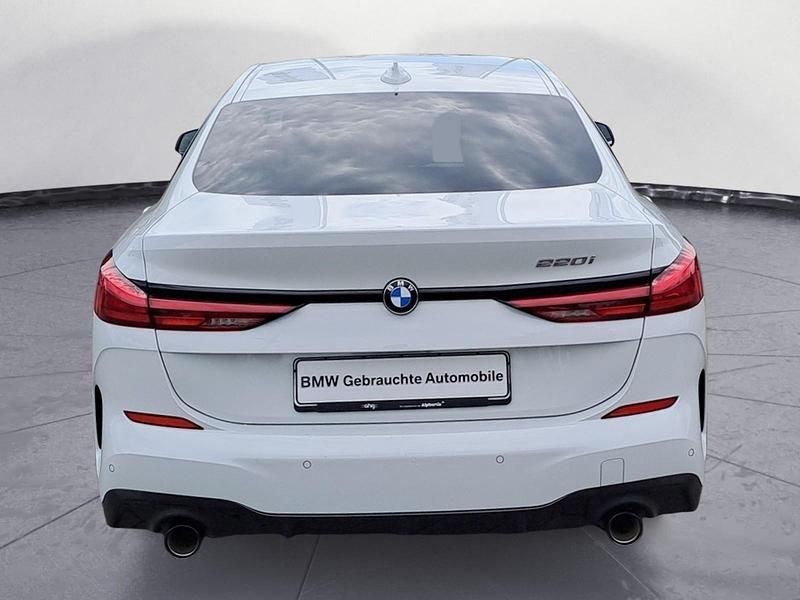 Gebraucht BMW 220 M Sport 178 PS (130 kW) 2024 Weiß Coupé