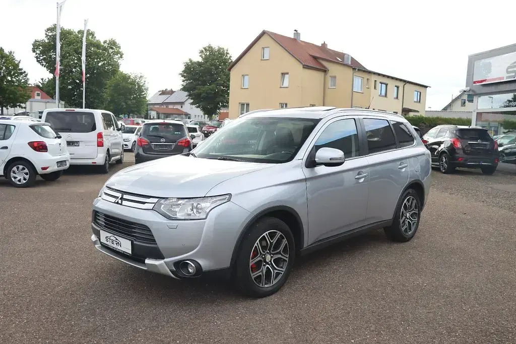 Gebraucht Mitsubishi Outlander Instyle 150 PS (110 kW) 2014 Silber SUV