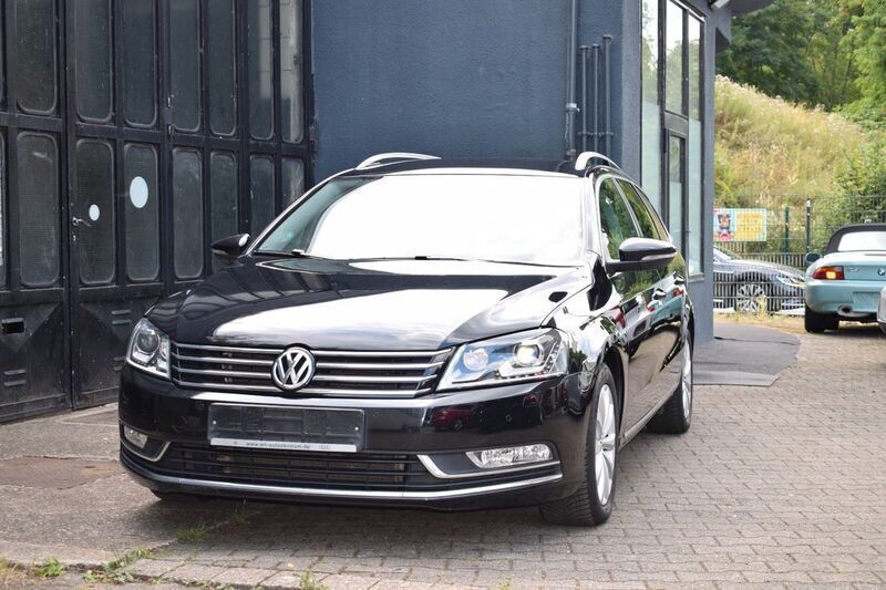 Schwarz Gebraucht 2011 VW Passat Comfortline Kombi | 6.980 € (Fairer Preis) - Bild 1/4