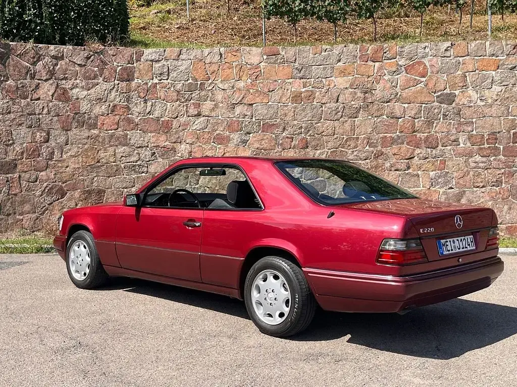 Gebraucht Mercedes E230 150 PS (110 kW) 1994 Rot Limousine