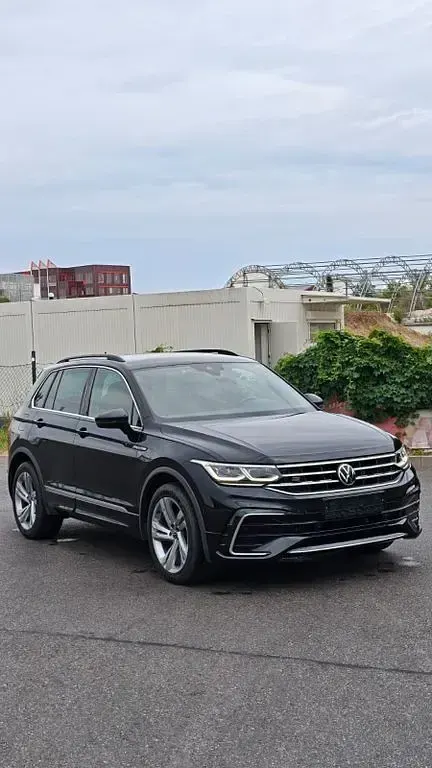 Gebraucht VW Tiguan R-line 150 PS (110 kW) 2022 Schwarz SUV
