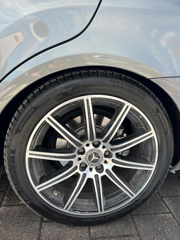 Gebraucht Mercedes E200 184 PS (135 kW) 2010 Silber Limousine