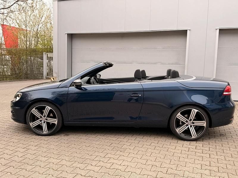 Używany VW Eos R-line 211 KM (155 kW) 2012 Niebieski Kabriolet