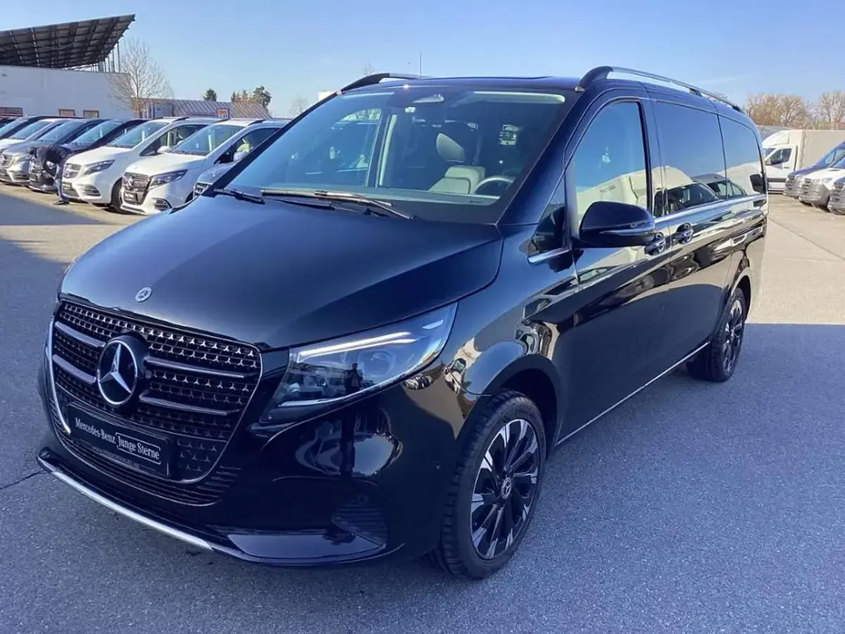 Gebraucht Mercedes V250 Avantgarde 190 PS (139 kW) 2025 Obsidianschwarz metallic Van / Kleinbus