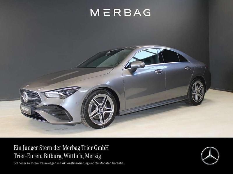 Mountaingrau met. Gebraucht 2024 Mercedes CLA200 AMG Coupé | 35.970 € (Fairer Preis) - Bild 1/4