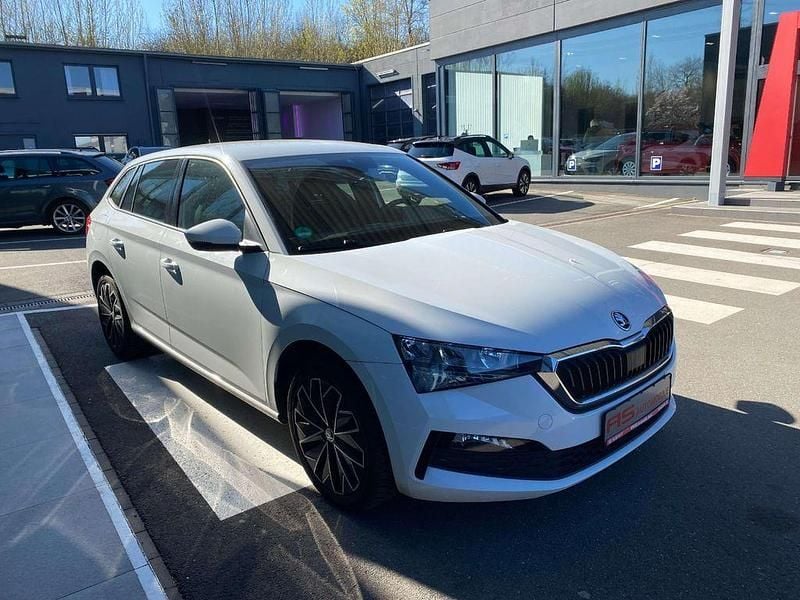 Gebraucht Skoda Scala 116 PS (85 kW) 2021 Moonweiss metallic Kleinwagen