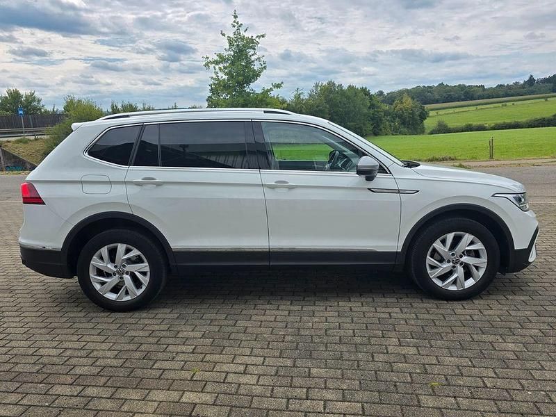 Gebraucht VW Tiguan Allspace Life 150 PS (110 kW) 2022 Weiß SUV