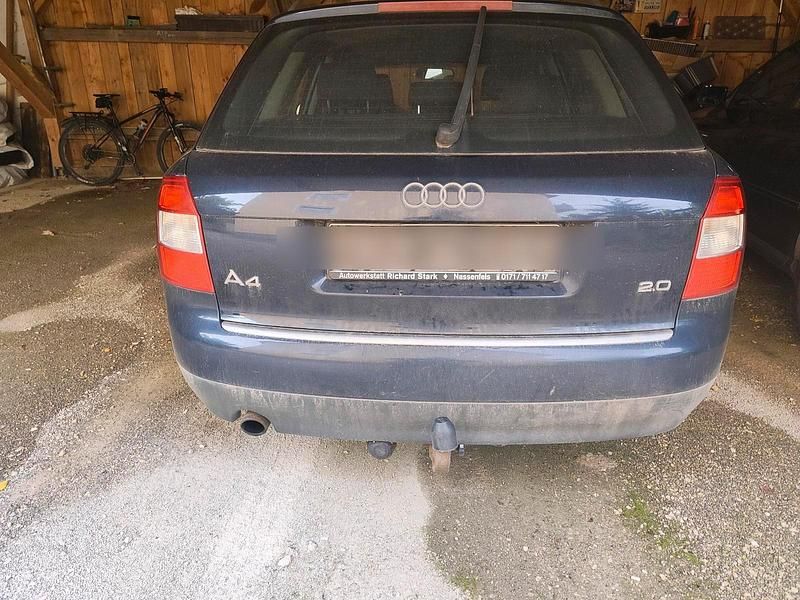 Blau Gebraucht 2004 Audi A4 Kombi | 666 € (Superpreis) - Bild 1/4