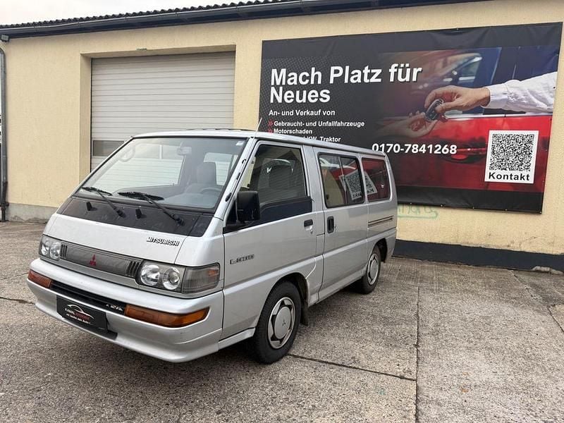 Silber Gebraucht 1992 Mitsubishi L300 Van / Kleinbus | 4.799 € - Bild 1/4