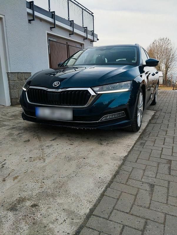 Gebraucht Skoda Octavia First Edition 150 PS (110 kW) 2020 Blau Kombi