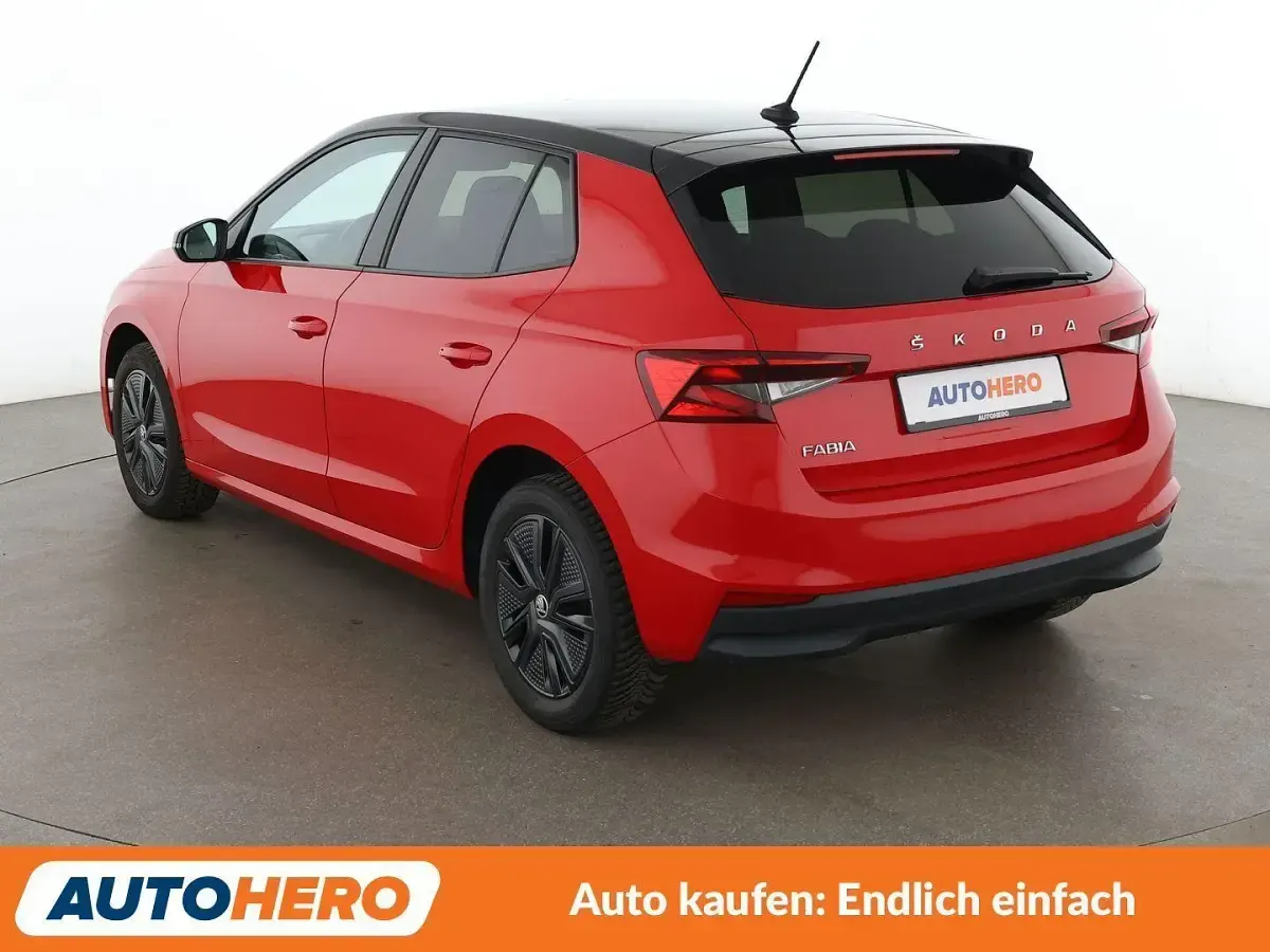Gebraucht Skoda Fabia Ambition 110 PS (80 kW) 2022 Cervena velvet/velvet red Kleinwagen
