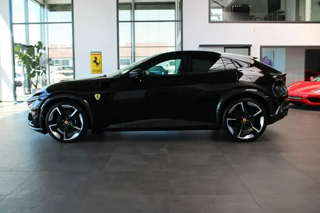 Gebraucht Ferrari Purosangue 725 PS (533 kW) 2024 Schwarz SUV