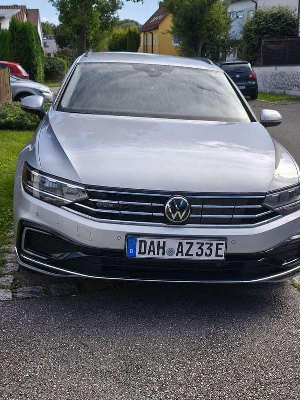 Beige Gebraucht 2023 VW Passat GTE Kombi | 25.900 € (Superpreis) - Bild 1/4