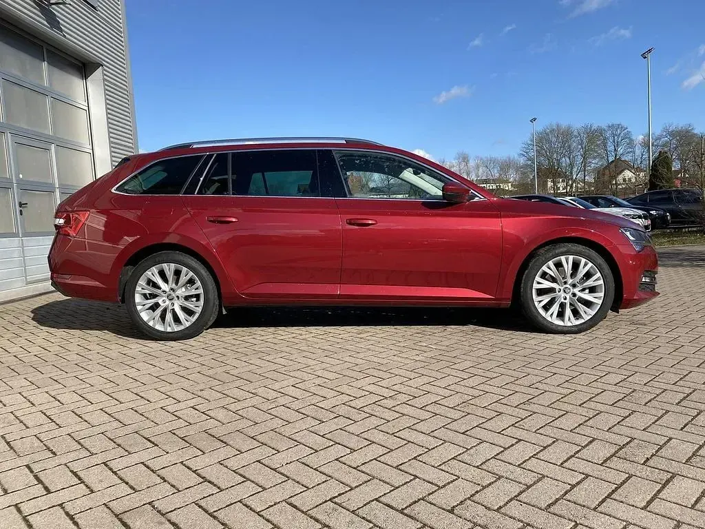 Gebraucht Skoda Superb Style 200 PS (147 kW) 2021 Rot Limousine