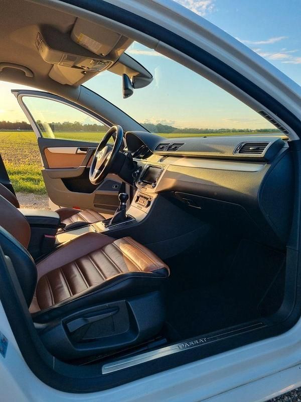 Weiß Gebraucht 2011 VW Passat Highline Kombi | 6.700 € (Fairer Preis) - Bild 1/4