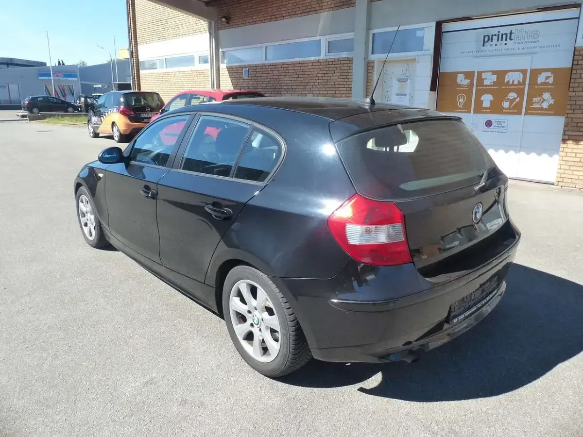 Gebraucht BMW 118 Advantage 129 PS (94 kW) 2005 Schwarz Kleinwagen