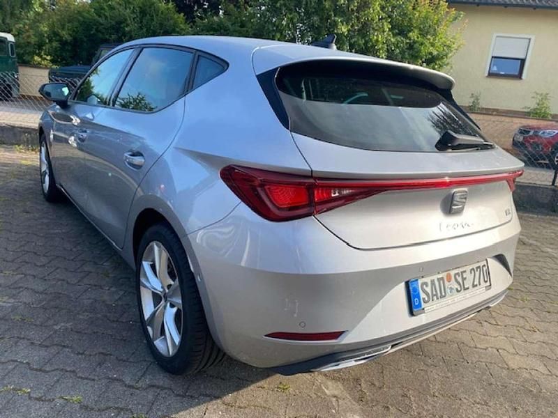 Gebraucht Seat Leon FR 150 PS (110 kW) 2024 Silber Limousine