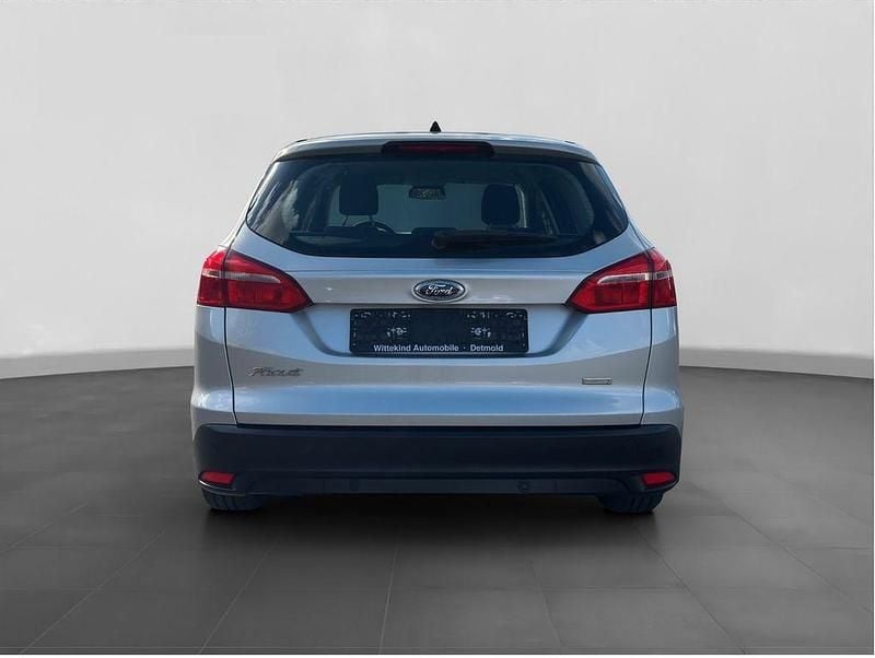 Gebraucht Ford Focus Business Edition 125 PS (91 kW) 2016 Silber Limousine