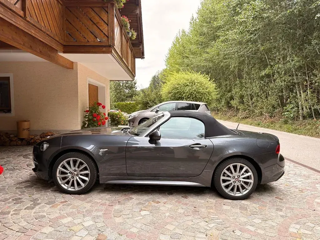 Gebraucht Fiat 124 Spider Lusso 140 PS (102 kW) 2018 Grau Cabrio