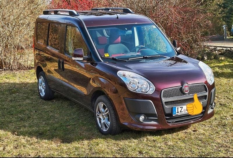 Gebraucht Fiat Doblò 95 PS (69 kW) 2013 Rot Van / Kleinbus