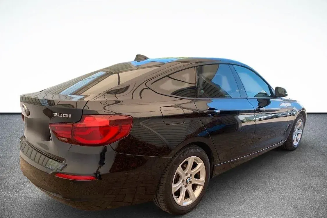 Gebraucht BMW 320 Advantage 184 PS (135 kW) 2020 Schwarz Limousine