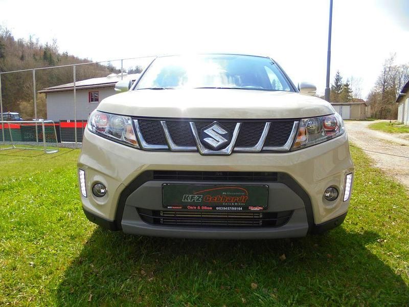 Usata Suzuki Vitara 140 CV (102 kW) 2017 Grigio SUV