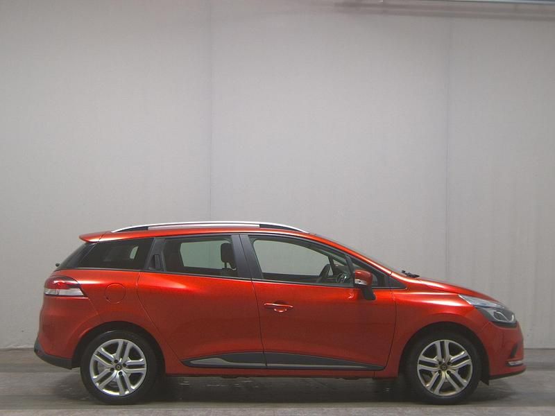 Gebraucht Renault Clio V 90 PS (66 kW) 2020 Rot Limousine