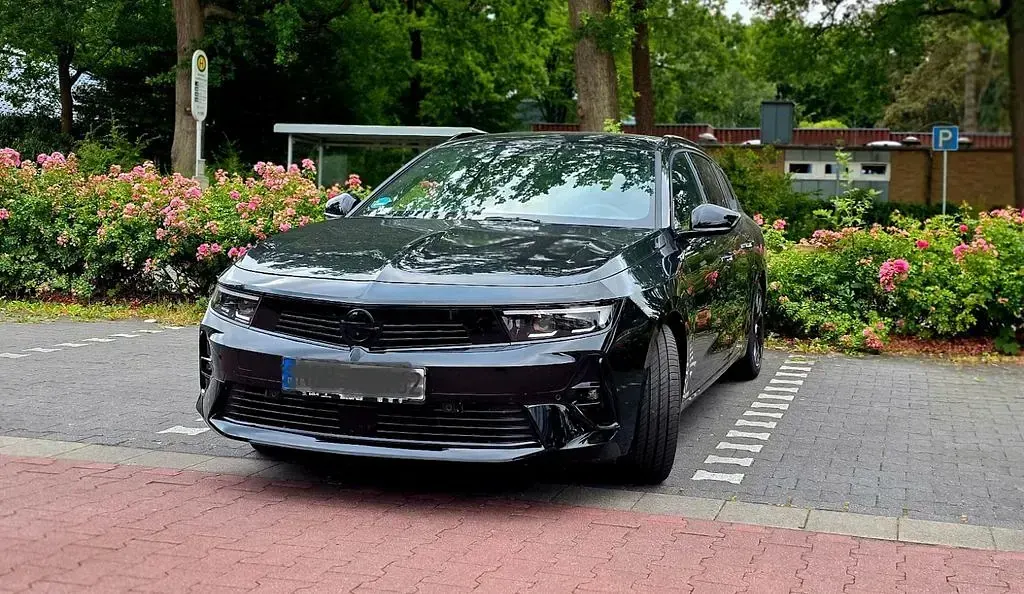 Gebraucht Opel Astra Ultimate 145 PS (106 kW) 2025 Schwarz Kleinwagen