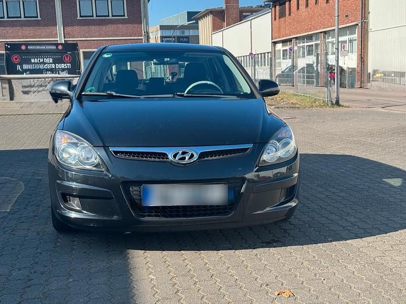 Gebraucht Hyundai i30 109 PS (80 kW) 2009 Schwarz Kleinwagen