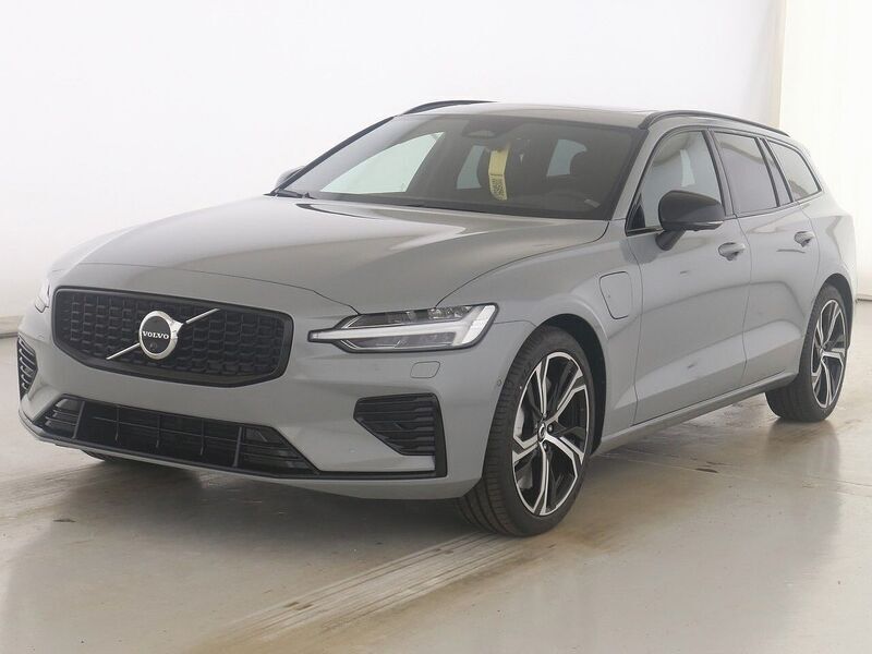 Grau Gebraucht 2024 Volvo V60 Plus Kombi | 41.890 € (Superpreis) - Bild 1/4