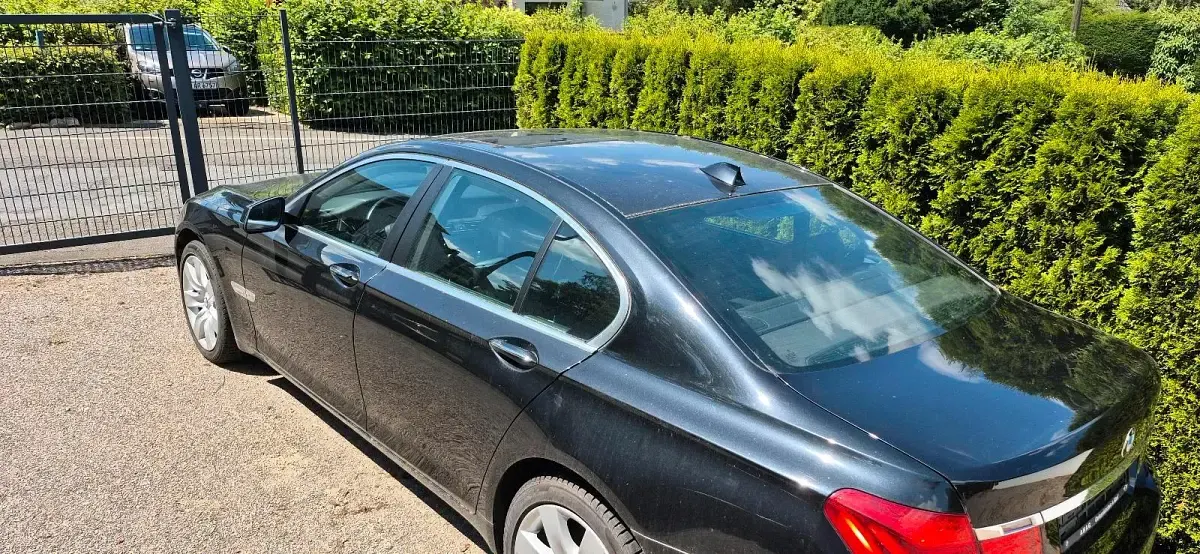 Gebraucht BMW 740 M Sport 306 PS (225 kW) 2011 Schwarz Limousine