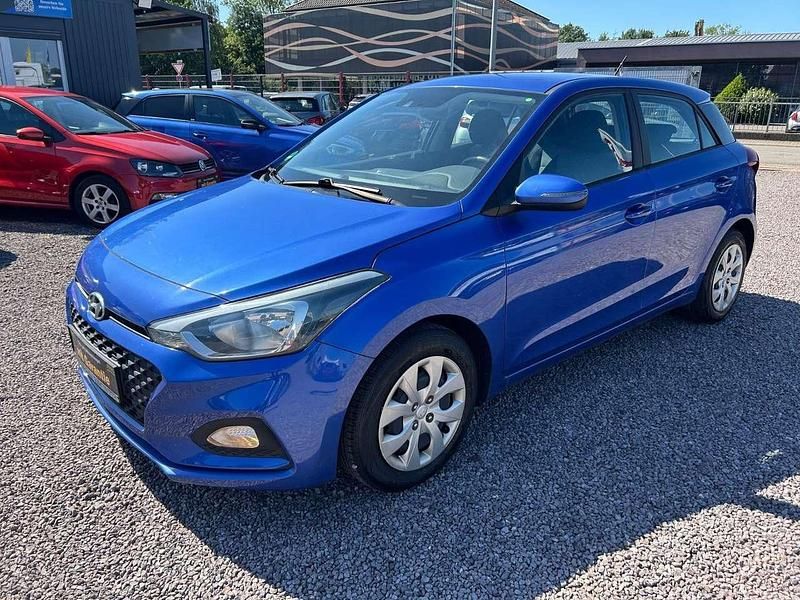 Fifa blue/champion blue Gebraucht 2018 Hyundai i20 Select Kleinwagen | 7.450 € (Fairer Preis) - Bild 1/4