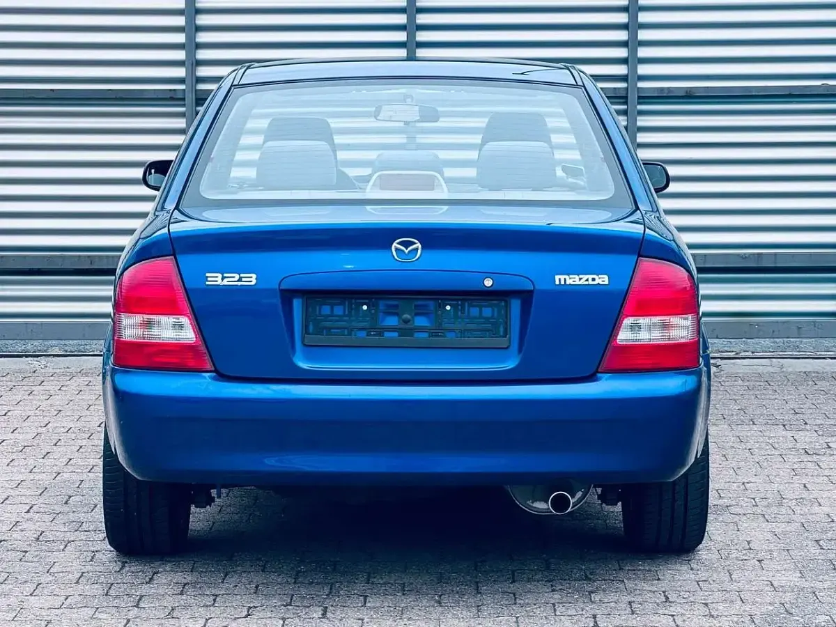 Gebraucht Mazda 323 98 PS (72 kW) 2001 Blau Limousine