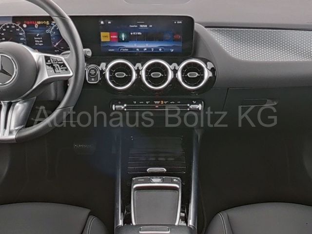 Gebraucht Mercedes B200 Progressive 163 PS (119 kW) 2023 Schwarz Van / Kleinbus