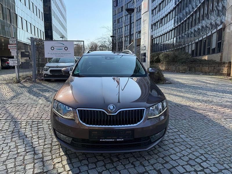 Gebraucht Skoda Octavia Elegance 150 PS (110 kW) 2014 Braun Kleinwagen