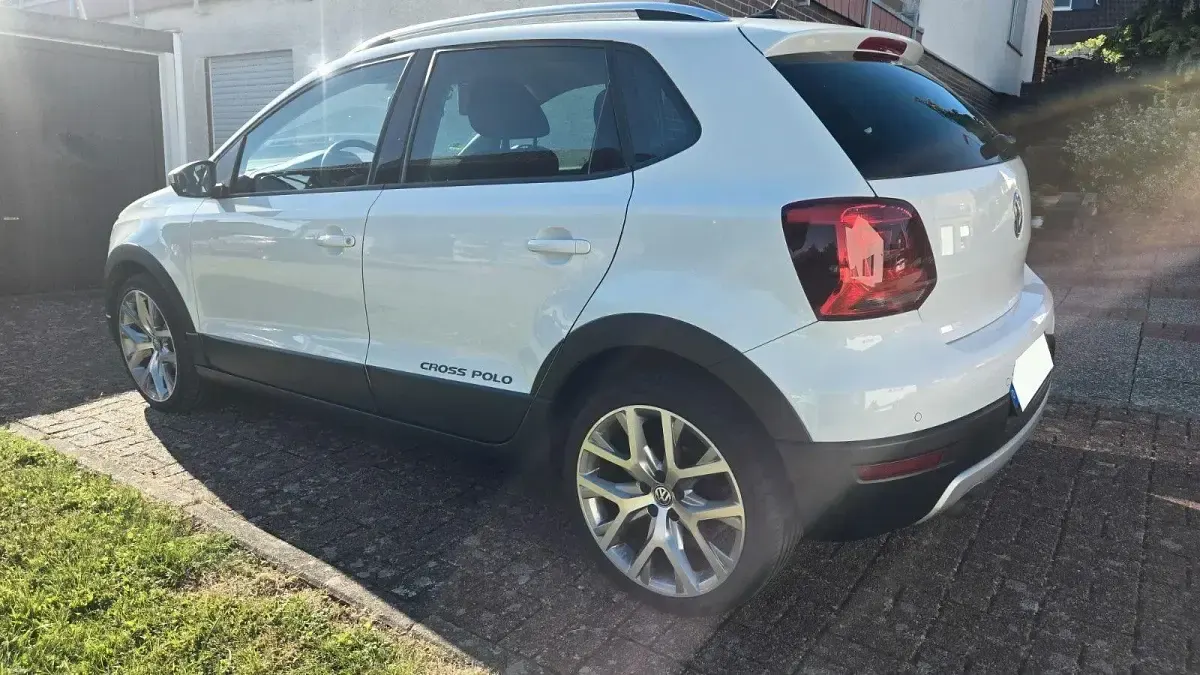 Gebraucht VW Polo Cross 110 PS (80 kW) 2016 Weiß Kleinwagen