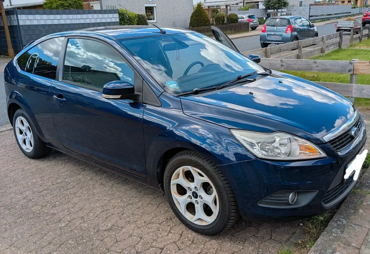 Usata Ford Focus Viva 101 CV (74 kW) 2011 Blu Berlina