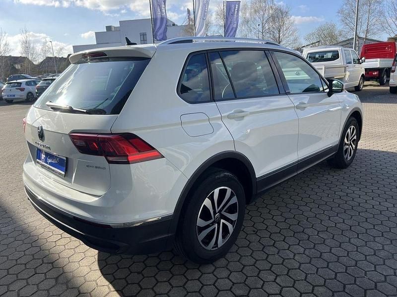 Gebraucht VW Tiguan 150 PS (110 kW) 2022 Pure white SUV