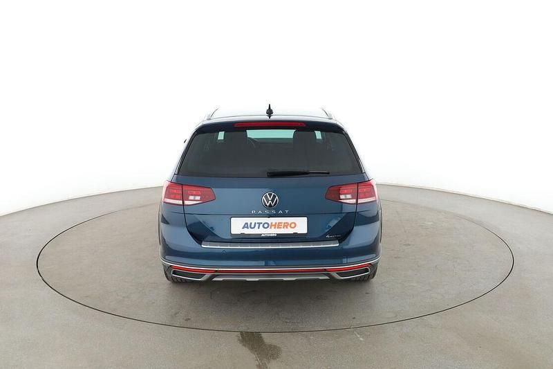 Gebraucht VW Passat Alltrack 200 PS (147 kW) 2020 Blau Kombi