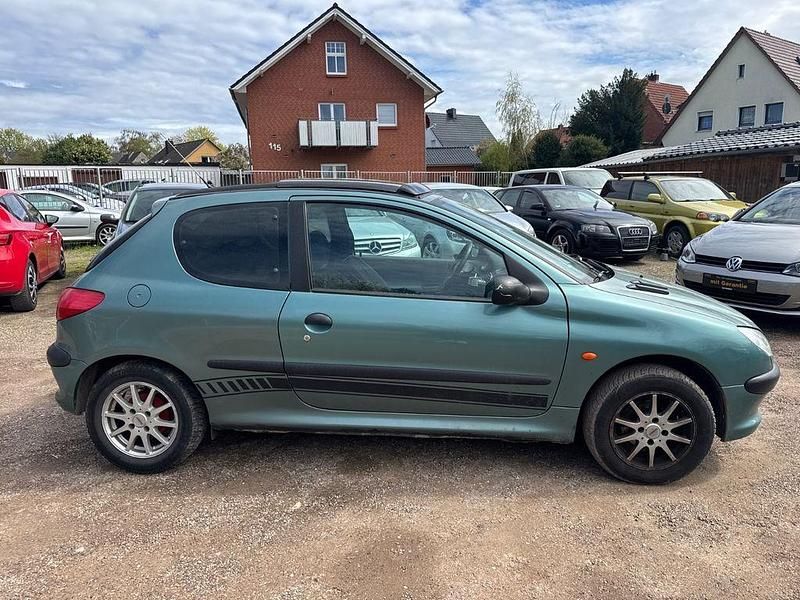 Gebraucht Peugeot 207 60 PS (44 kW) 1999 Grün Kleinwagen