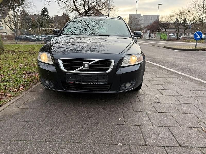 Usado Volvo V50 125 CV (91 kW) 2009 Negro Familiar
