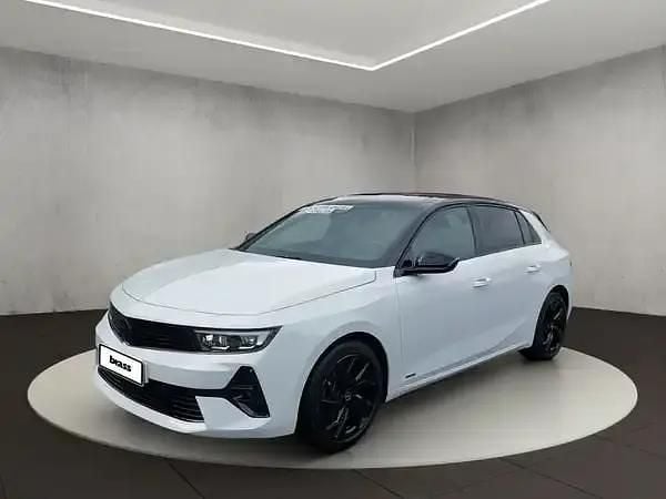 Arktis weiß (uni) Gebraucht 2023 Opel Astra Limousine | 24.950 € (Fairer Preis) - Bild 1/4