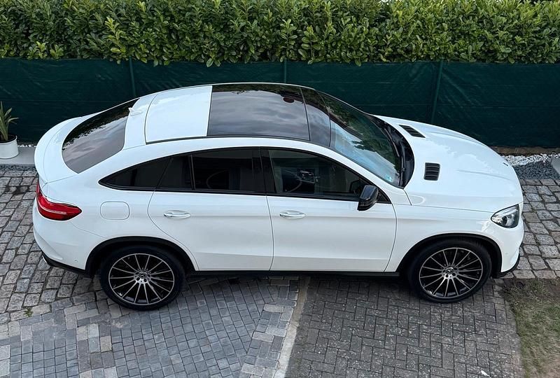 Weiß Gebraucht 2018 Mercedes GLE500 AMG Coupé | 43.000 € (Teuer) - Bild 1/4