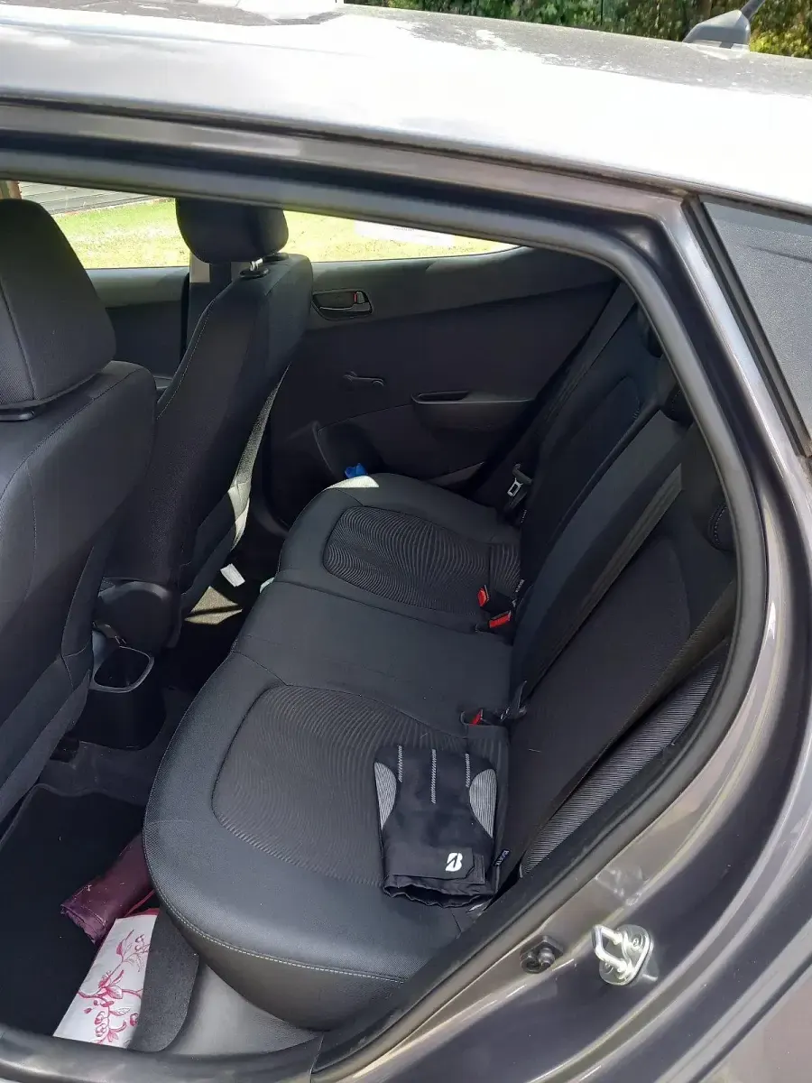 Gebraucht Hyundai i10 Pure 87 PS (63 kW) 2019 Grau Kleinwagen