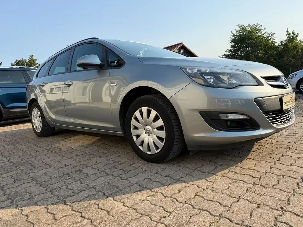 Gebraucht Opel Astra Edition 120 PS (88 kW) 2014 Silber Kombi