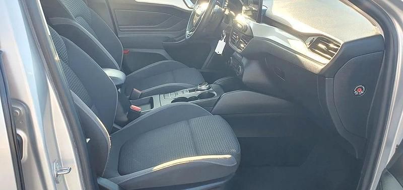 Gebraucht Ford Focus Titanium 120 PS (88 kW) 2018 Silber Limousine