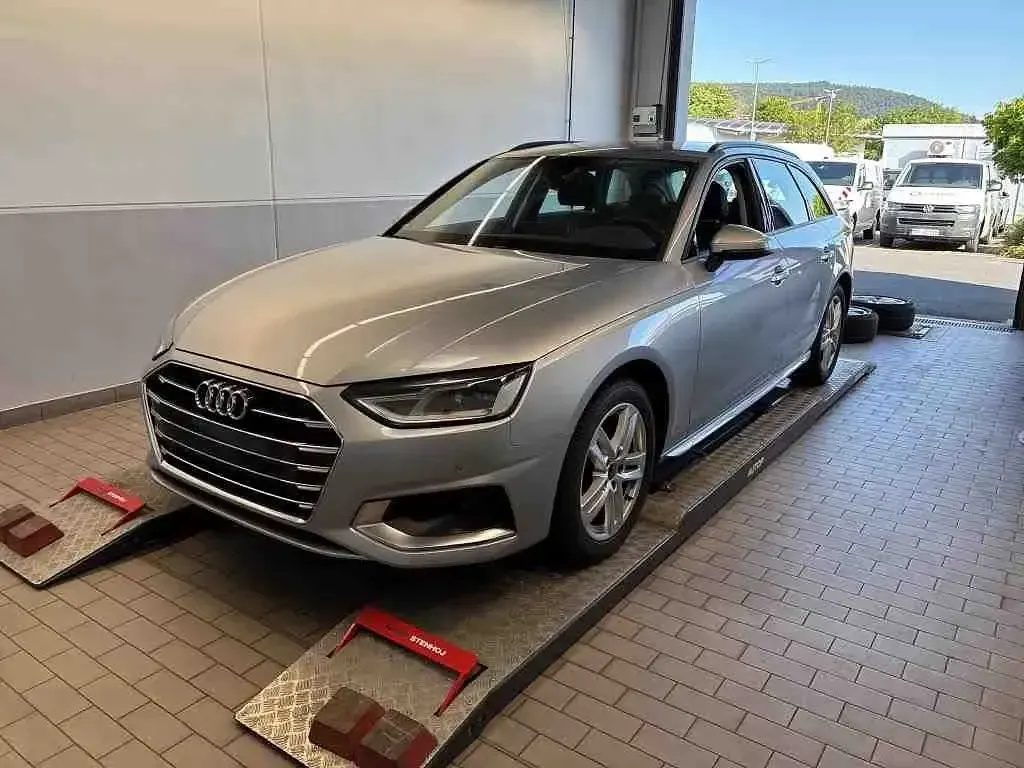 Gebraucht Audi A4 Advanced Plus 150 PS (110 kW) 2023 Silber Kombi